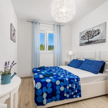 Infinity Vila Poljane